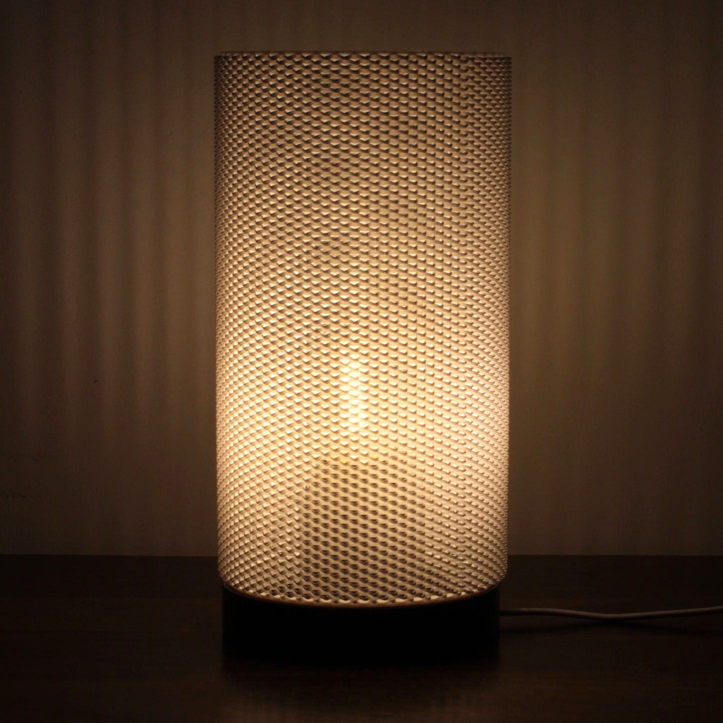 Cylindrical Mesh Table Lamp